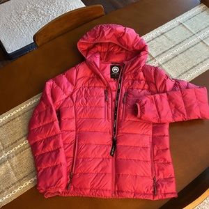 Canada Goose lightweight/packable puffer coat